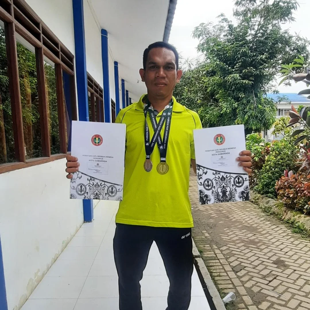 Juara 1 Ganda Putra PGRI dan Juara 2 Tunggal Putra PGRI