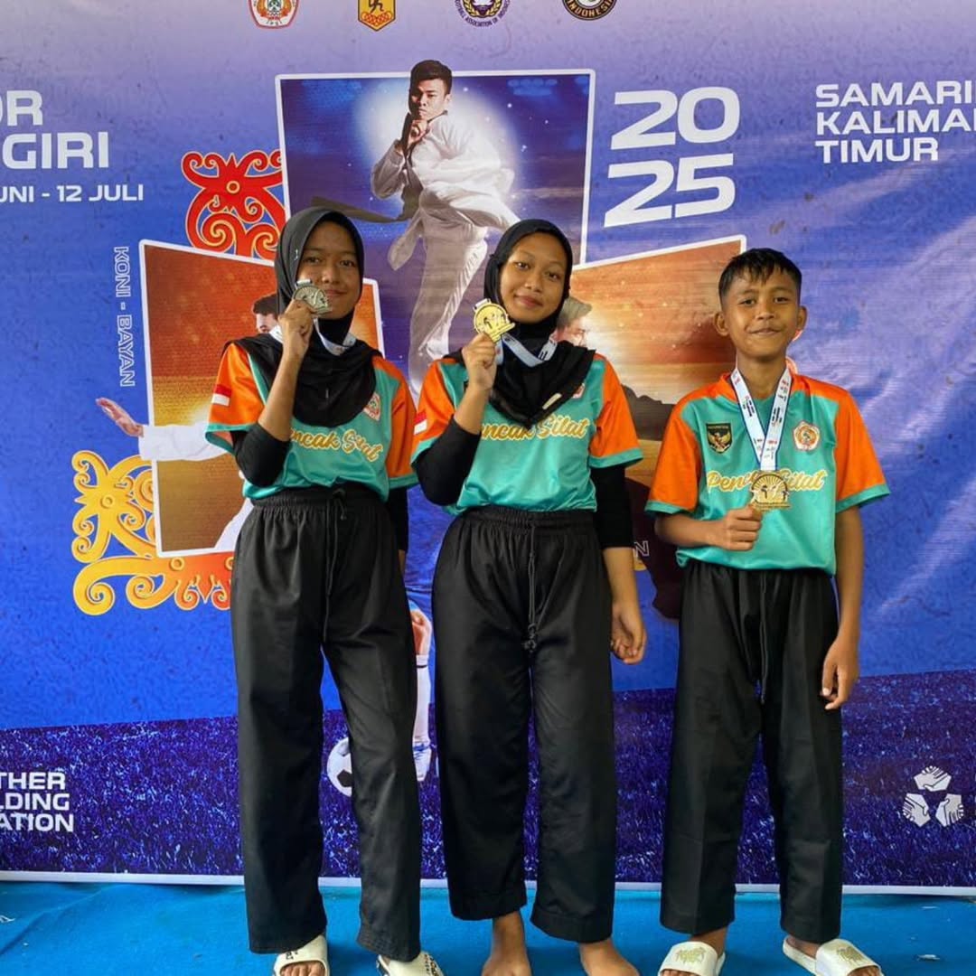 Juara 2 kategori fighter pra remaja putri