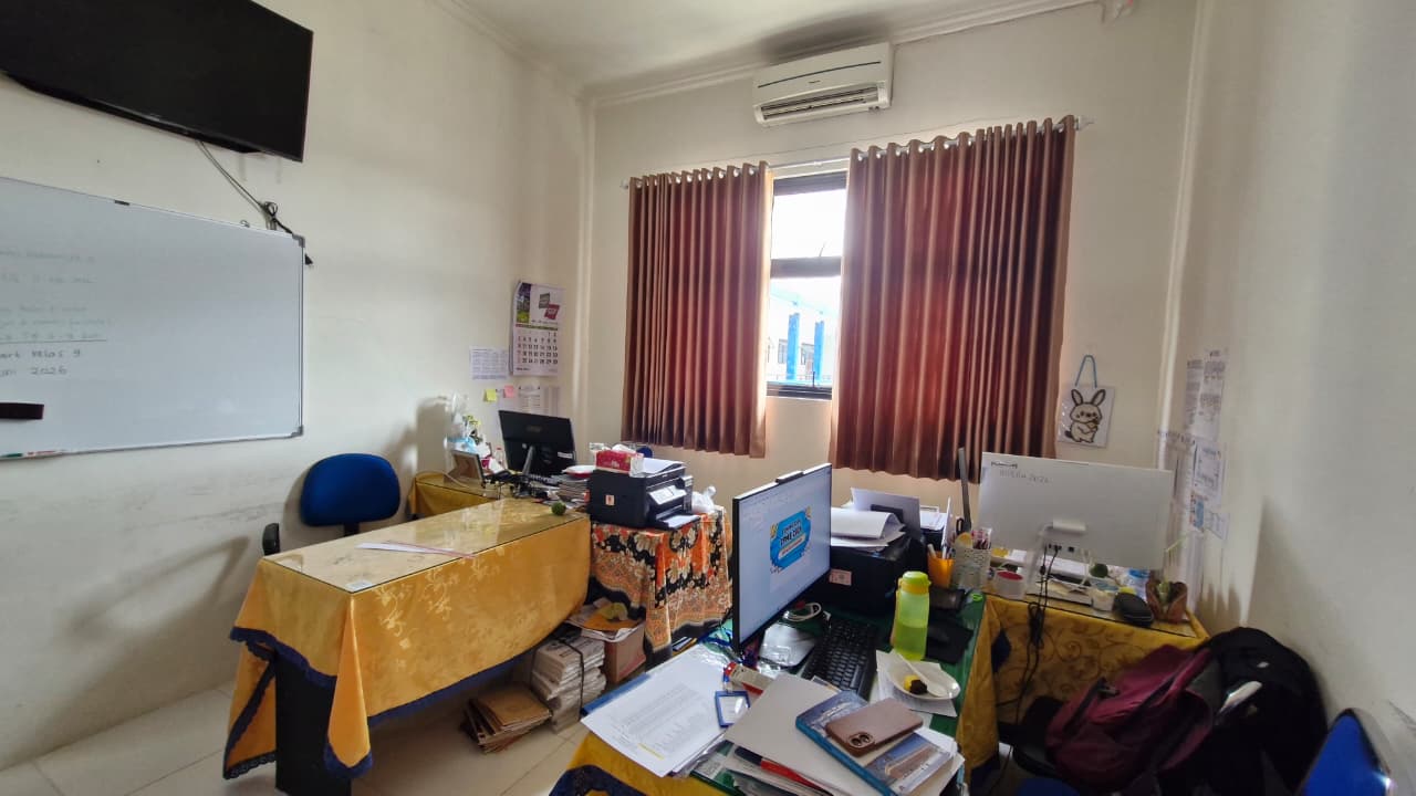 Ruang Waka Kurikulum dan Waka Humas